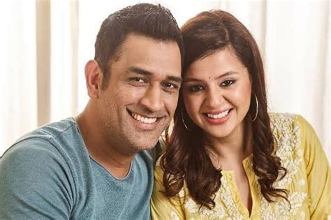 ms dhoni wife age and height